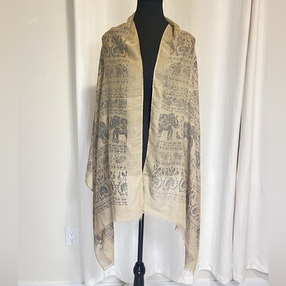 Elegant Tan Elephant Design Wrap